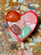 Load image into Gallery viewer, Love Stones Crystal Healing Set With Crystal Information Cards / Crystals for Manifesting and Attracting Love / Self-Love Crystals
